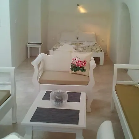 Aparthotel Filotimo Cave 3*