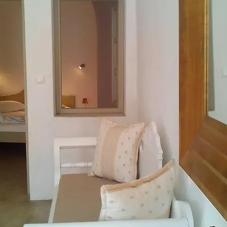 Filotimo Cave Aparthotel Pýrgos