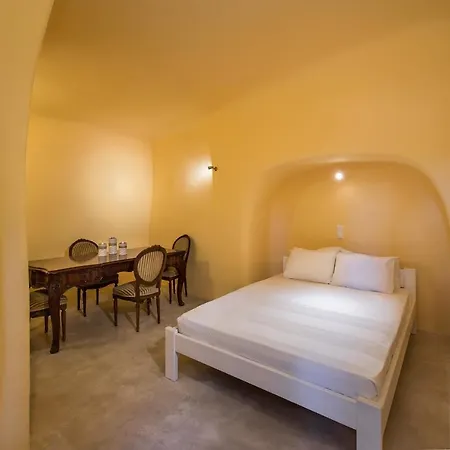Filotimo Cave Aparthotel Pýrgos