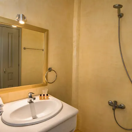 Aparthotel Filotimo Cave 3*