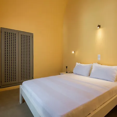 Filotimo Cave Aparthotel
